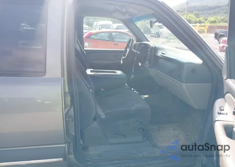 2002 Chevrolet Tahoe K1500 из США, поврежденный, VIN 1GNEK13Z82R260197